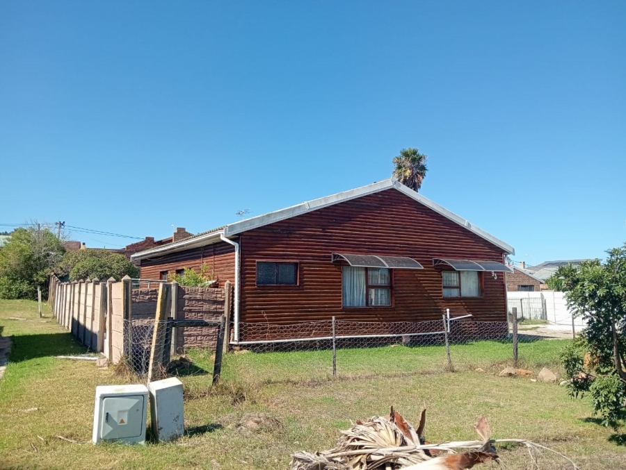 3 Bedroom Property for Sale in C Place Eastern Cape